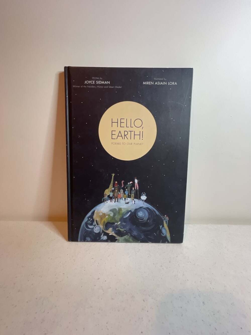 Hello, Earth! Poems to Our Planet by Joyce Sidman